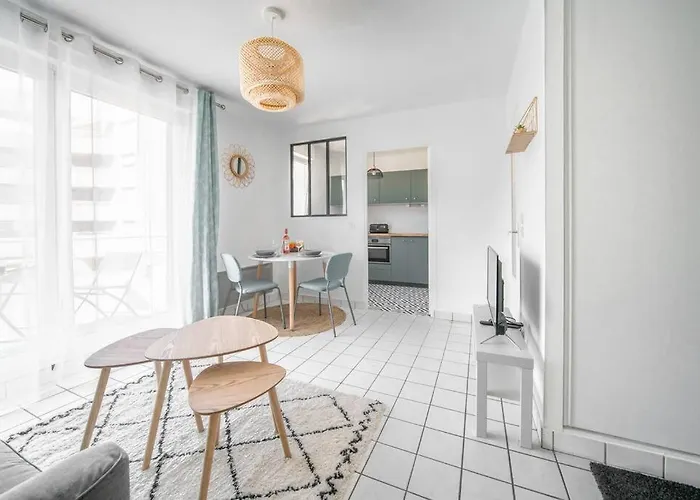 L'amadeo - T2 Centre-ville & Parking דירה